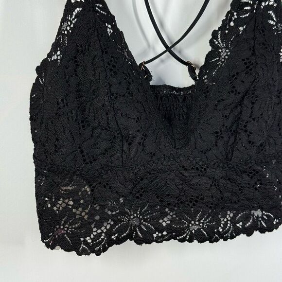 A10 -- PINK Victoria's Secret Black Lace Bralette Size Small - Picture 3 of 8